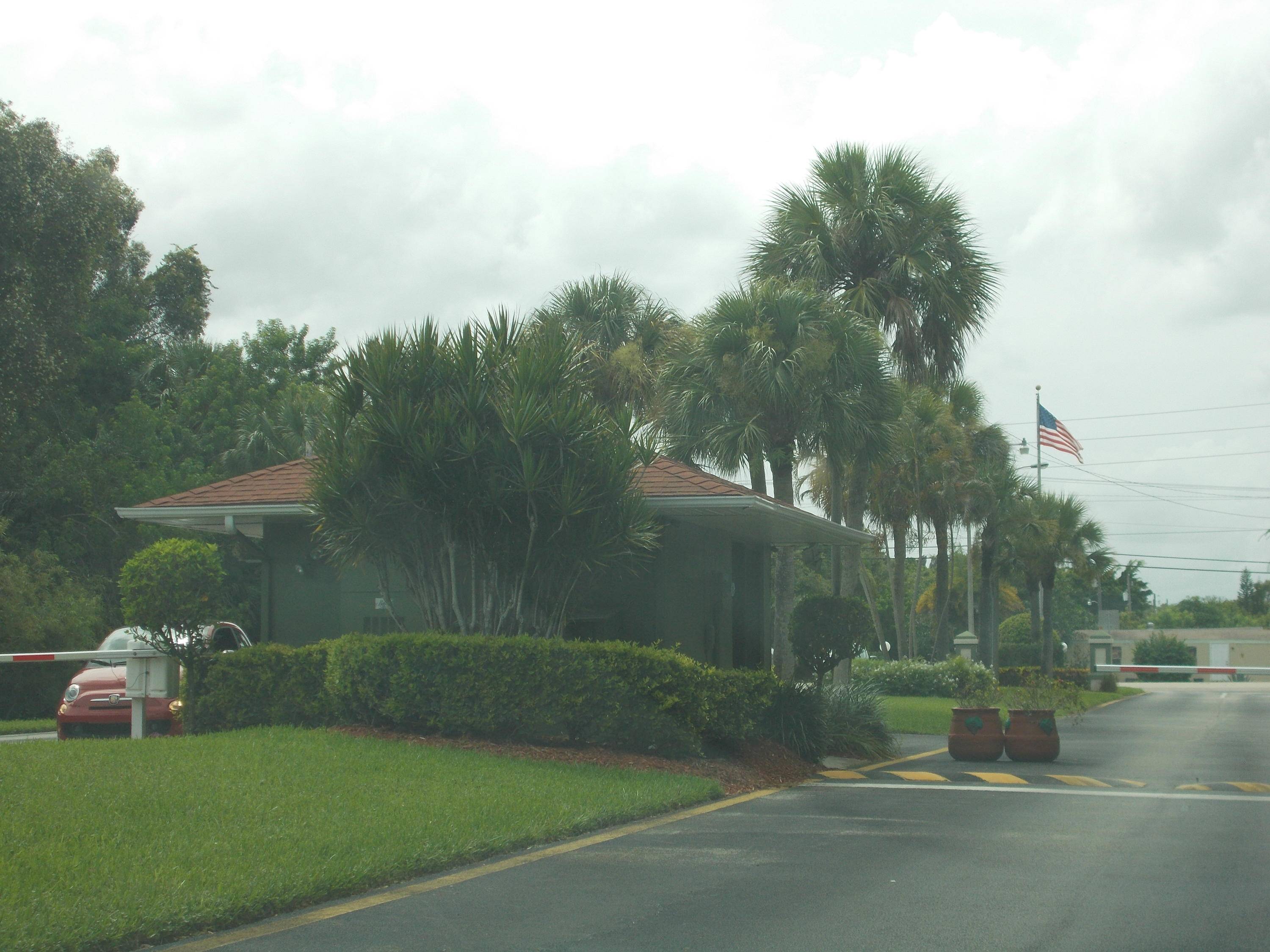 Fort Pierce, FL 34982,1207 S Lakes End DR B-1