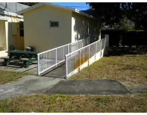 428 43 ST, West Palm Beach, FL 33407