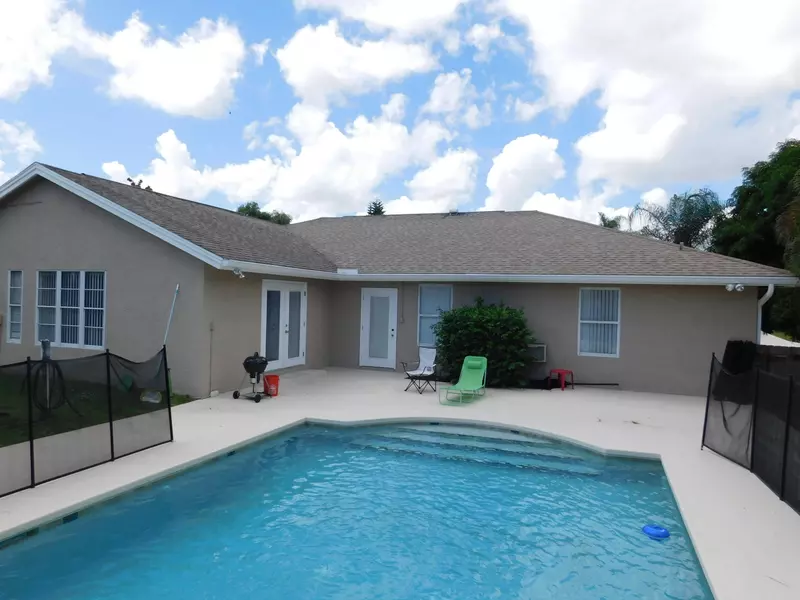 1549 SE Pratt ST, Port Saint Lucie, FL 34983