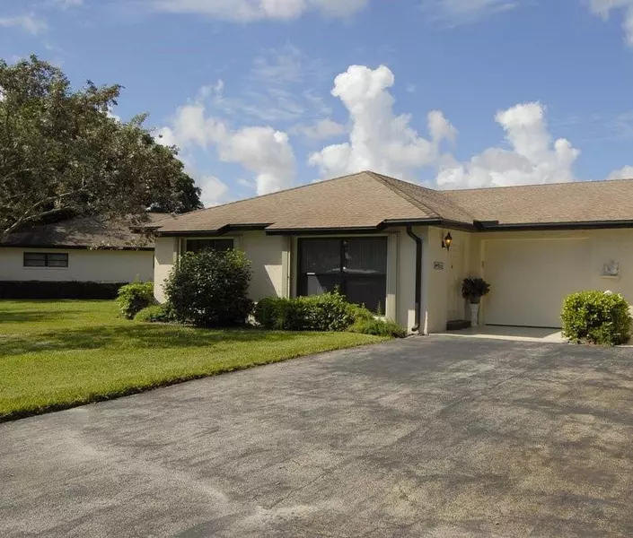 10379 Equestrian DR A, Boynton Beach, FL 33436