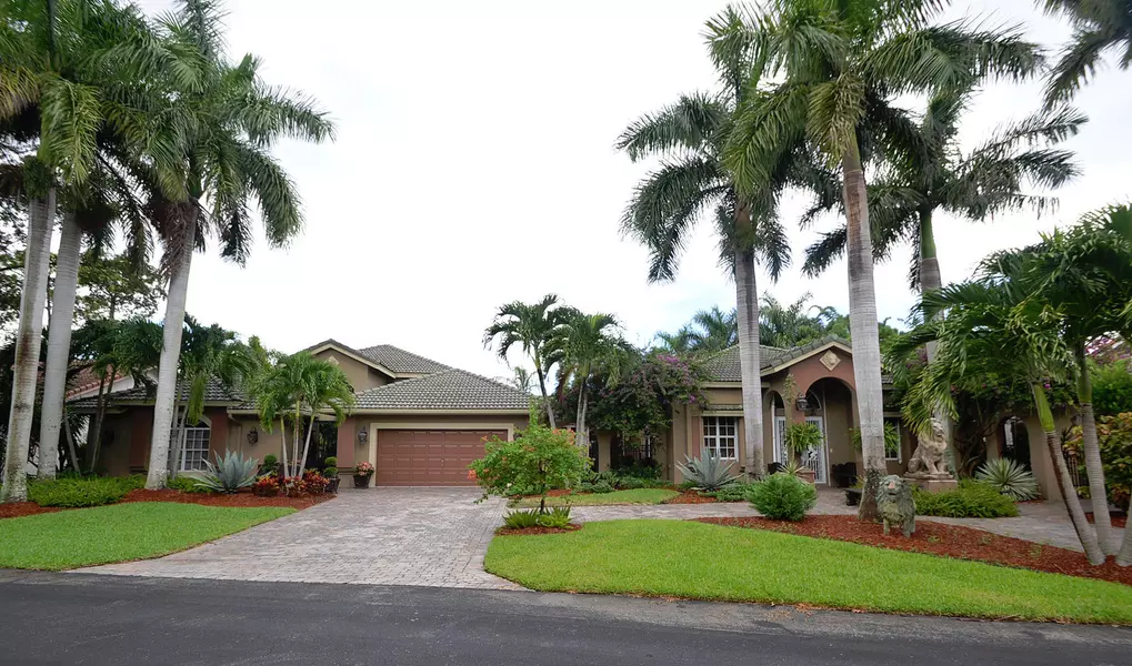 936 Greensward LN, Delray Beach, FL 33445