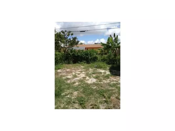 Riviera Beach, FL 33404,154 W 22nd ST