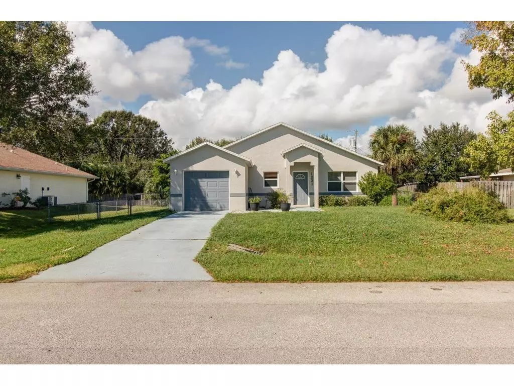 Sebastian, FL 32958,1221 Seahouse ST