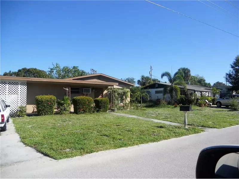 618 SW 5th ST, Vero Beach, FL 32962