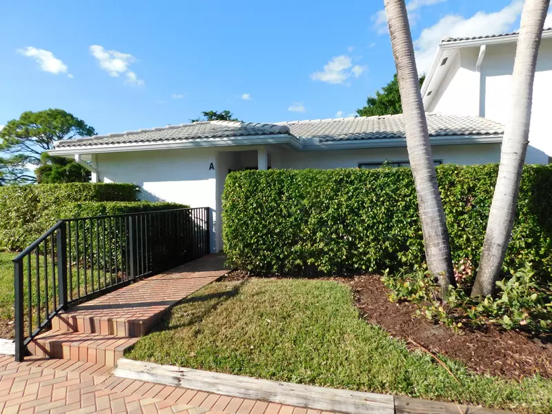 20 E Stratford DR A, Boynton Beach, FL 33436