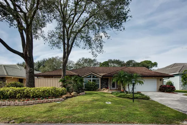 Palm Beach Gardens, FL 33418,5019 Whispering Hollow