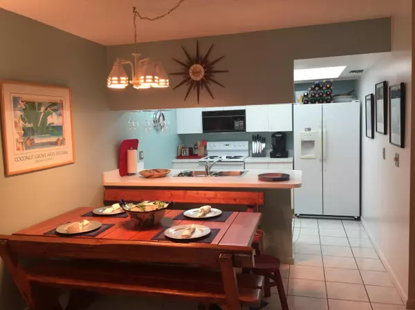 Hypoluxo, FL 33462,510 Waterside DR