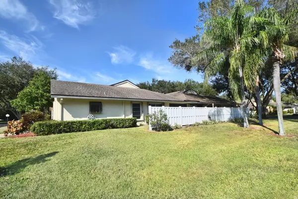 Boca Raton, FL 33496,8615 Raintree CT D