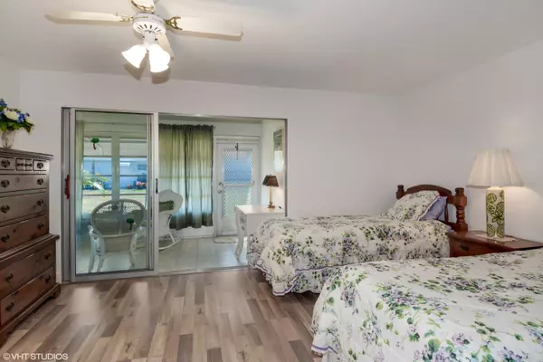 Delray Beach, FL 33445,262 W High Point CT B