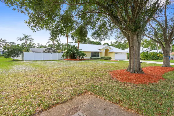 641 SE Southwood TRL, Stuart, FL 34997