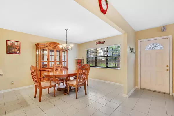 Royal Palm Beach, FL 33411,106 Weybridge CIR A