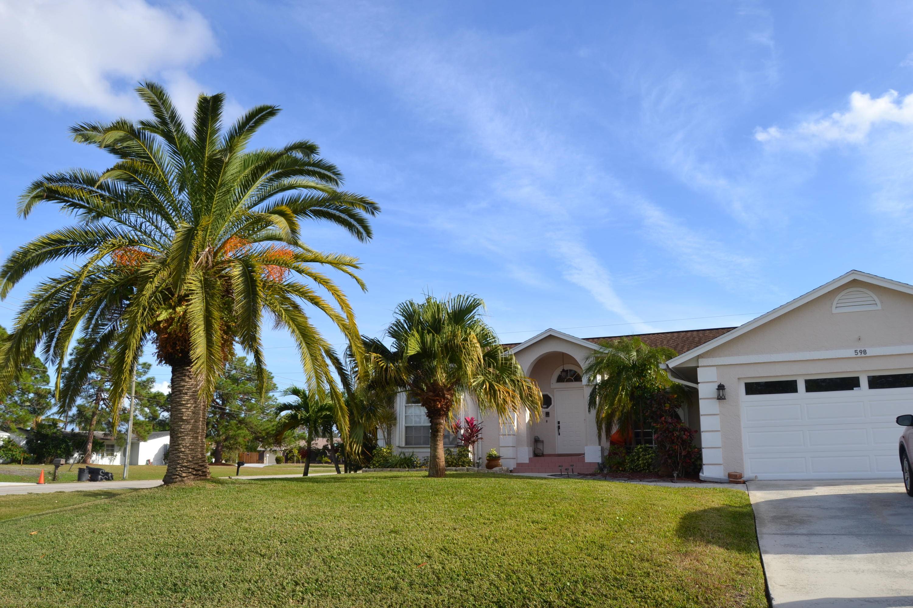598 SE Maple TER, Port Saint Lucie, FL 34983