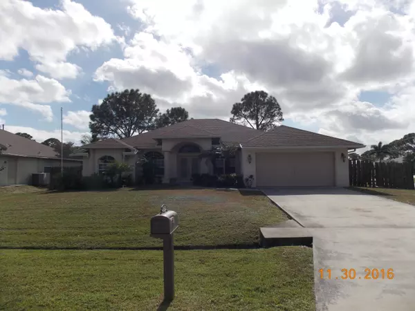 1098 SW Payne AVE, Port Saint Lucie, FL 34953