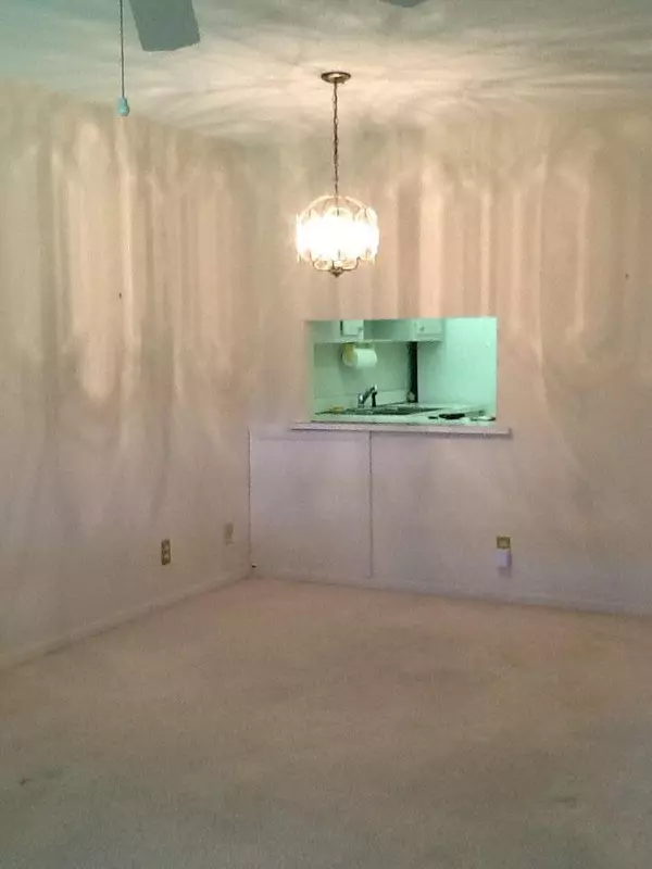 Lake Worth, FL 33461,2615 N Garden DR 105