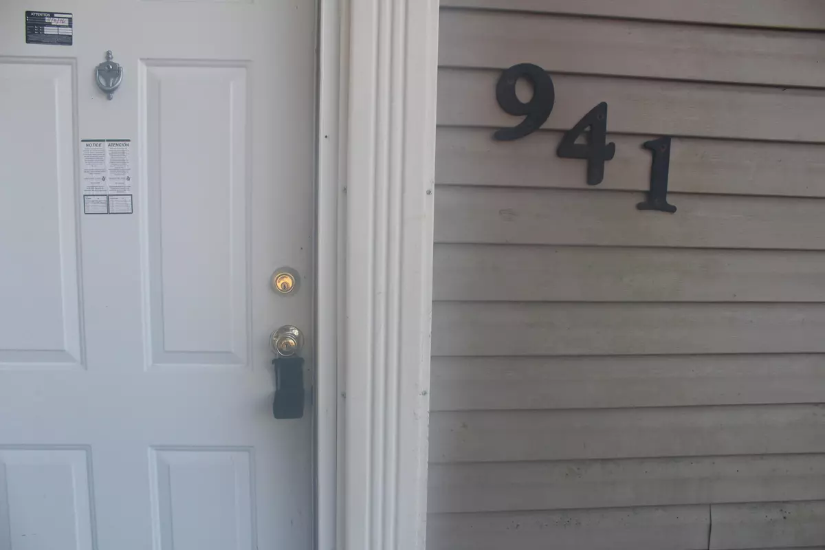 Belle Glade, FL 33430,941 NE 27th ST