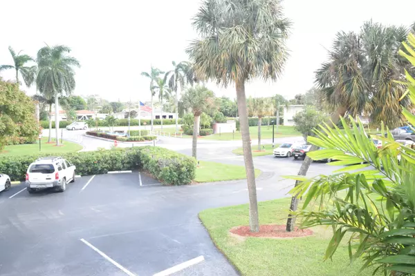 2562 N Garden DR 203, Lake Worth, FL 33461