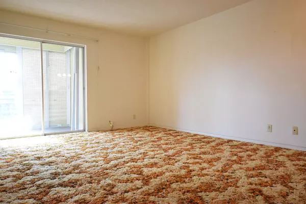 Lake Worth, FL 33461,2562 N Garden DR 203