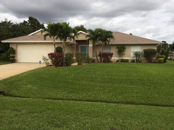 5531 NW Burgin ST, Port Saint Lucie, FL 34986