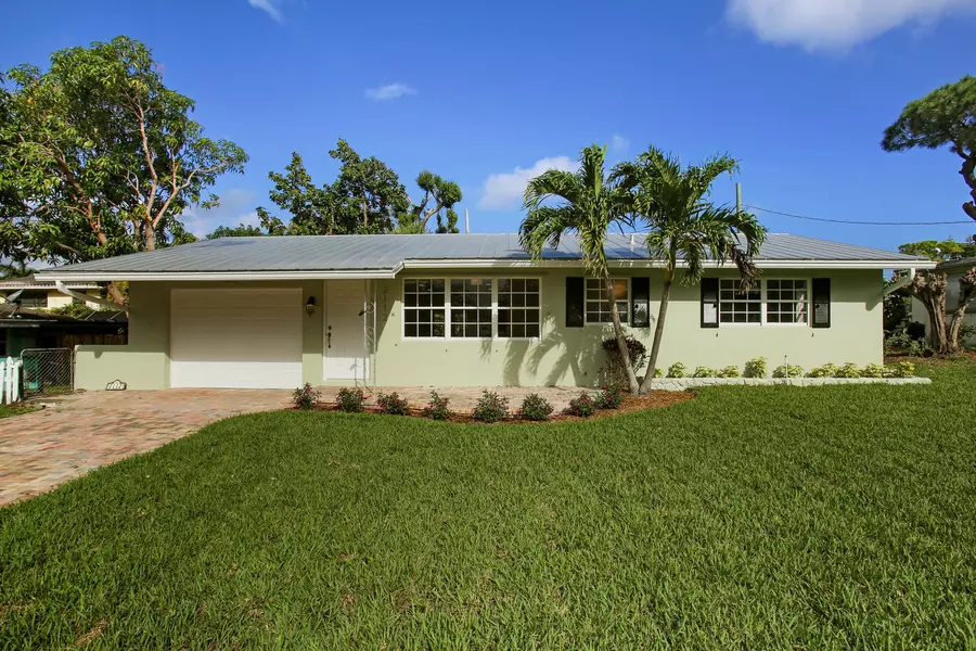 2112 Collier AVE, Lake Worth, FL 33461