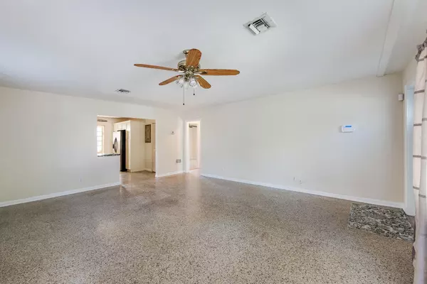 Lake Worth, FL 33460,1528 N O ST