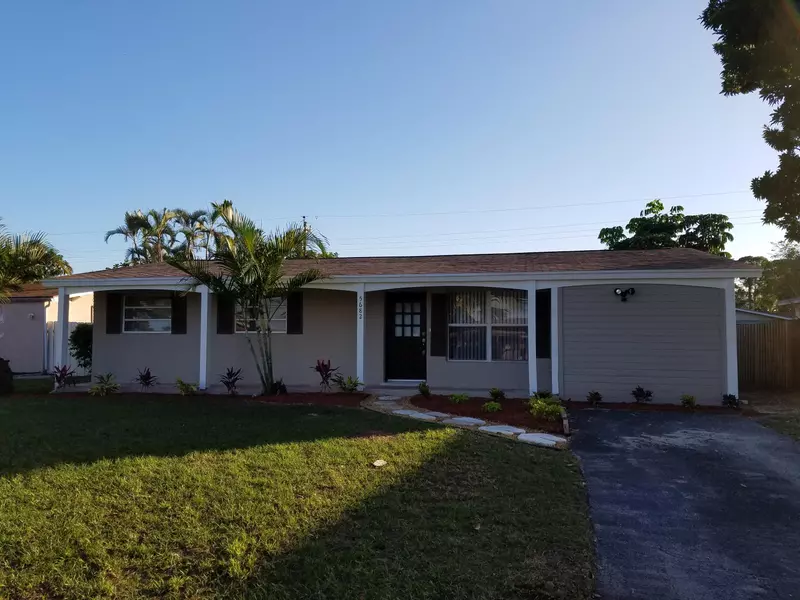 5682 Middlecoff DR, West Palm Beach, FL 33413