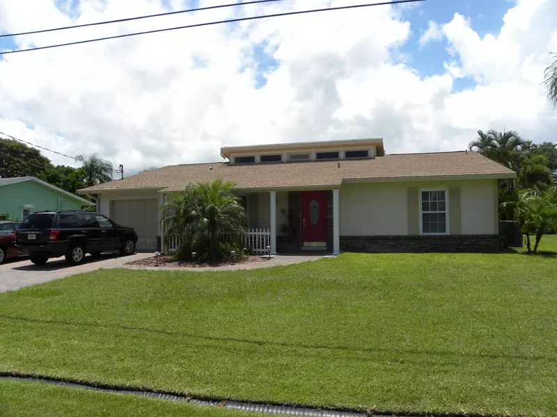 728 SE Degan DR, Port Saint Lucie, FL 34983