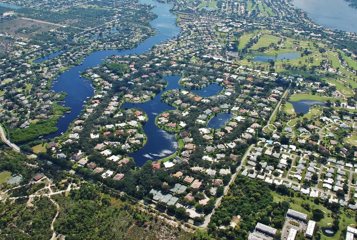 Tequesta, FL 33469,18552 SE Heritage DR