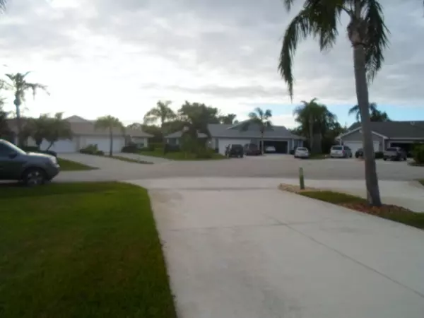 Vero Beach, FL 32962,620 W SW Pointe CT