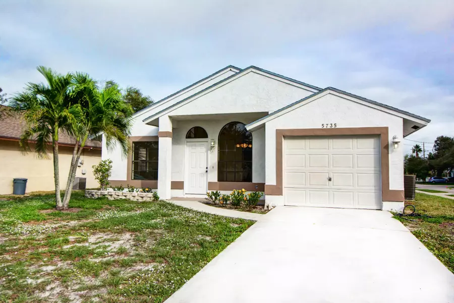 5735 SE Mitzi LN, Stuart, FL 34997