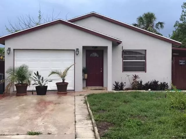 124 Marguerita DR, West Palm Beach, FL 33415