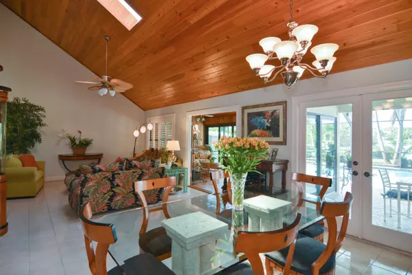 Palm City, FL 34990,682 SW Pine Tree LN