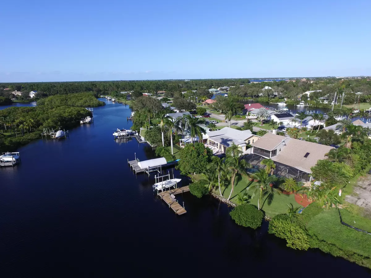 Palm City, FL 34990,682 SW Pine Tree LN