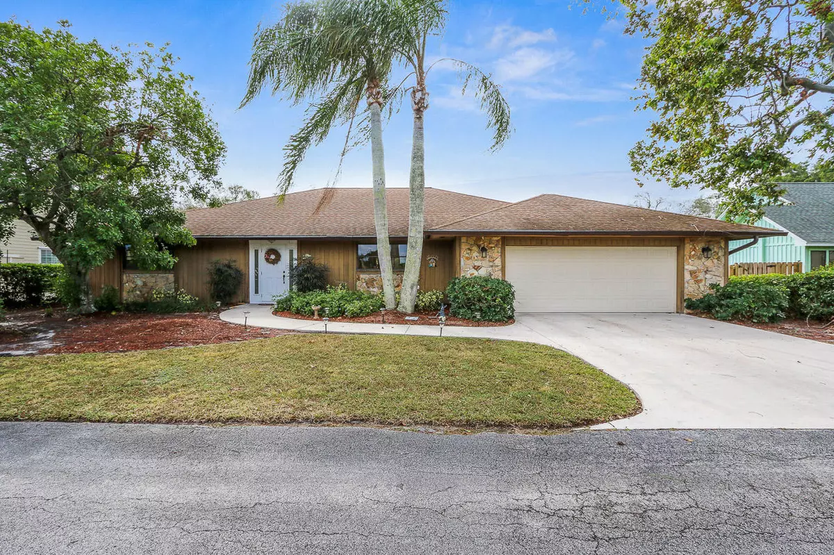 Tequesta, FL 33469,9308 SE Island PL