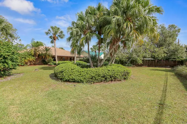 Tequesta, FL 33469,9308 SE Island PL