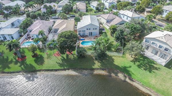 7533 Ridgefield LN, Lake Worth, FL 33467