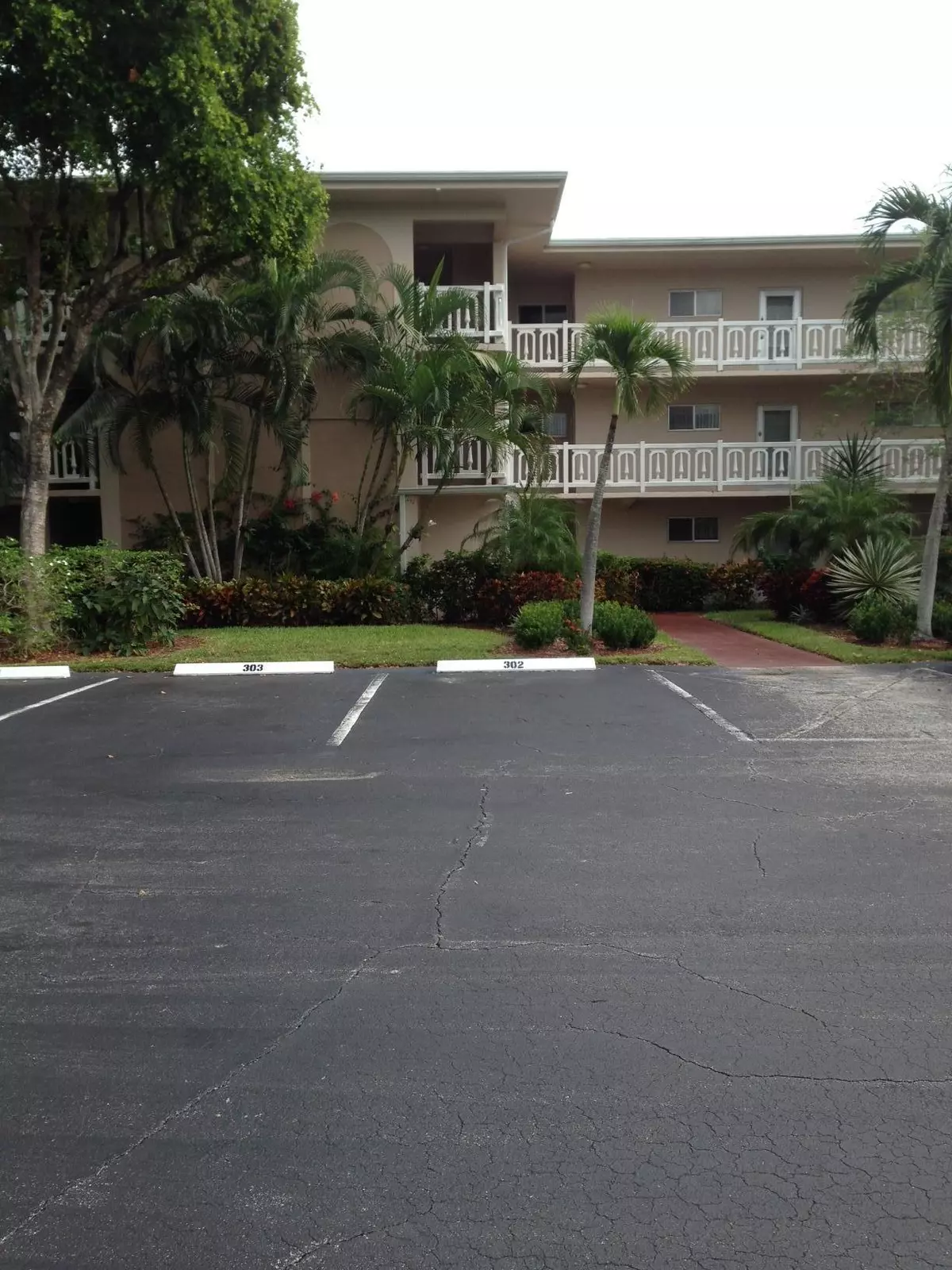 Lake Worth, FL 33461,2687 N Garden DR 101