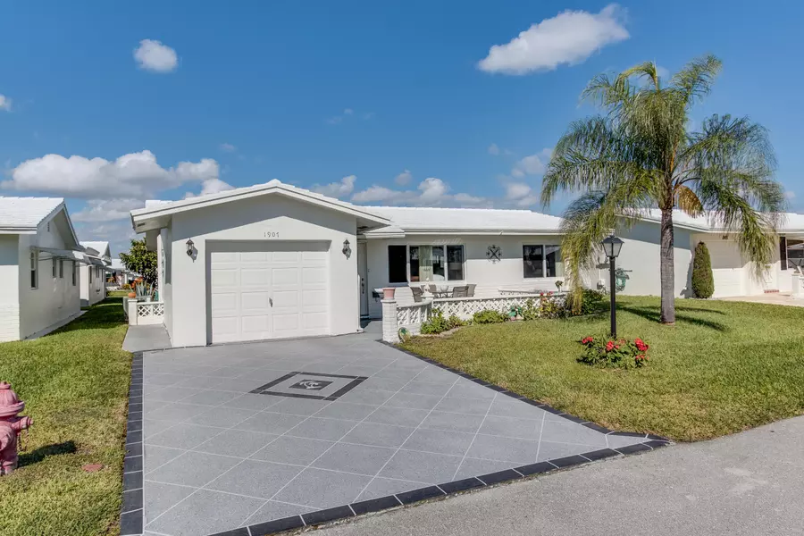 1907 SW 14th AVE, Boynton Beach, FL 33426