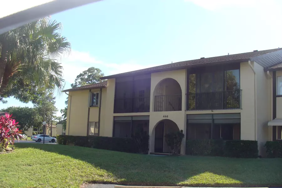 444 Pine Glen LN A-1, Greenacres, FL 33463