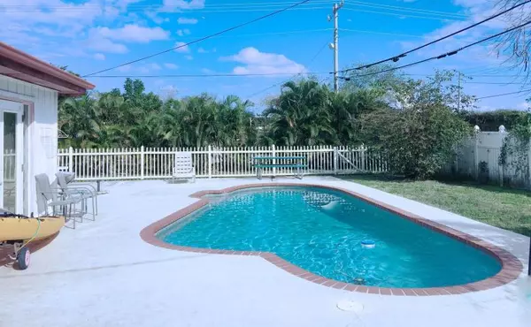 Lake Worth, FL 33462,2520 Floral RD