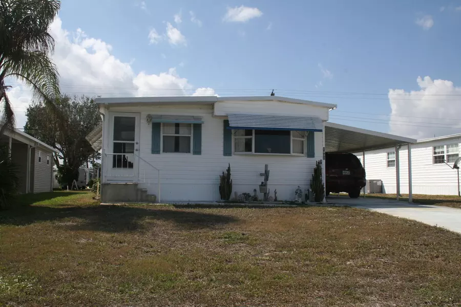 8432 SE Skylark AVE, Hobe Sound, FL 33455