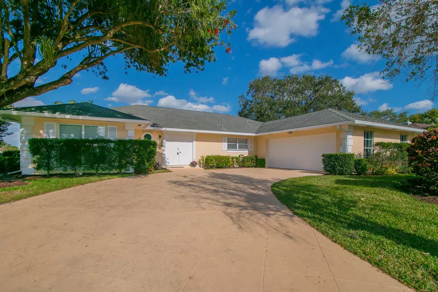 1558 The 12th Fairway, Wellington, FL 33414