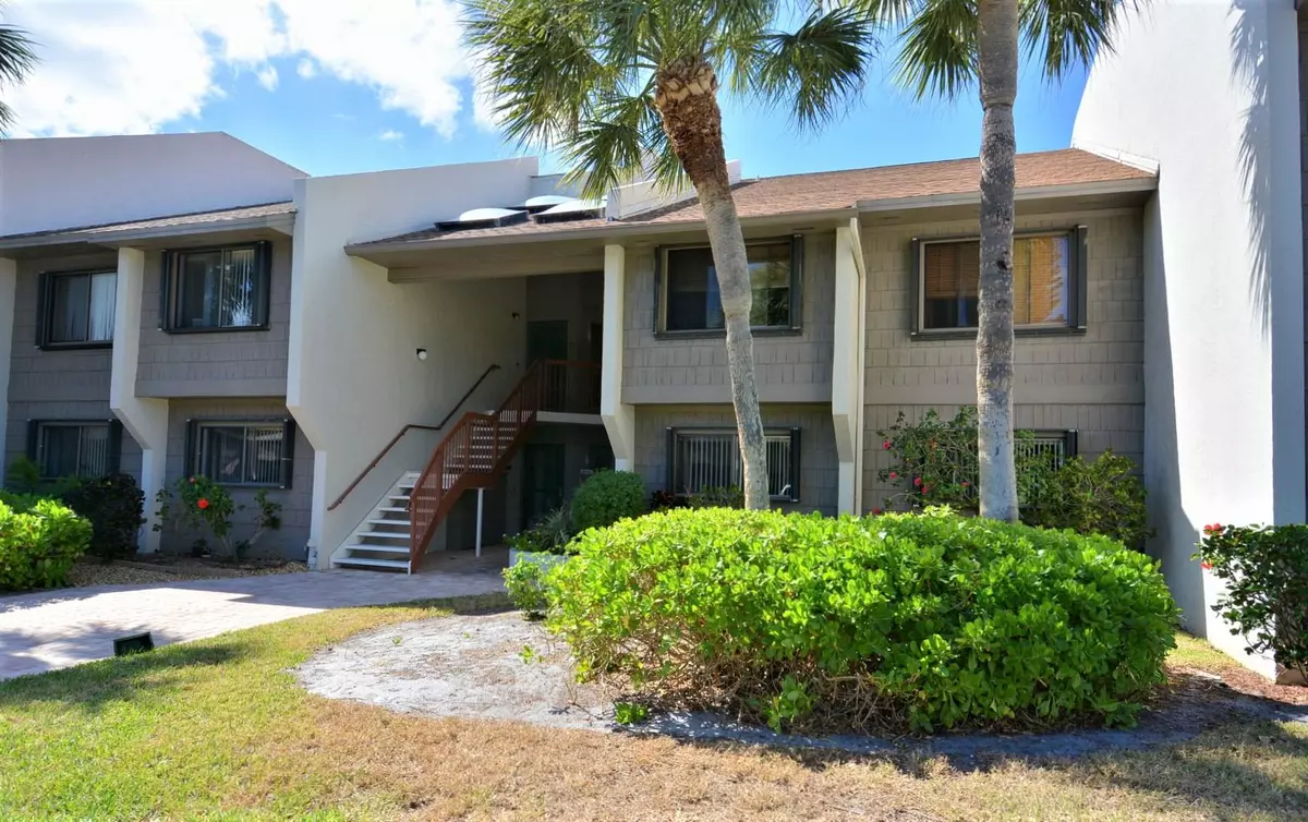 Jensen Beach, FL 34957,1600 NE Dixie HWY 2-103