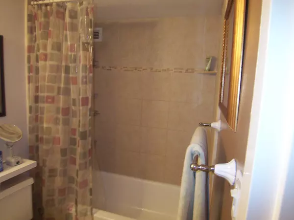 Hallandale Beach, FL 33009,600 Parkview DR 1106