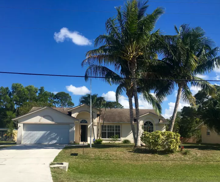 686 SE Evergreen TER, Port Saint Lucie, FL 34983