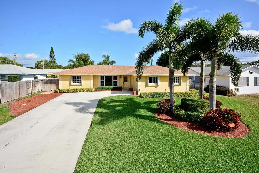 1029 Seagrape RD, Lake Worth, FL 33462