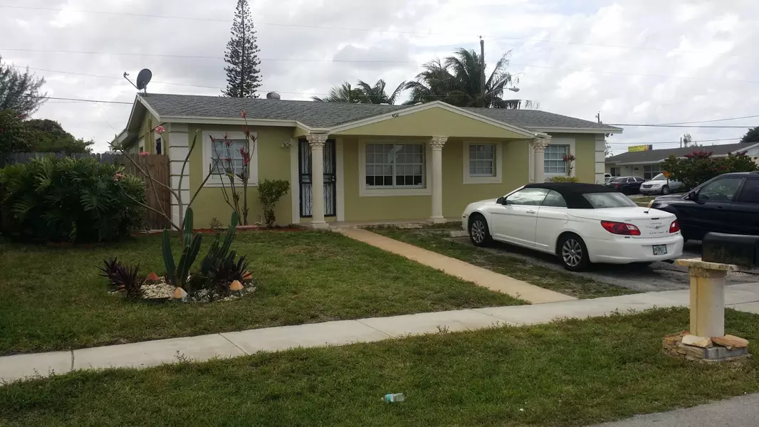 402 NW 15th AVE, Boynton Beach, FL 33435