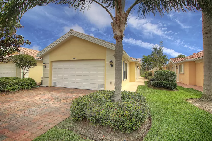 8653 SE Retreat DR, Hobe Sound, FL 33455