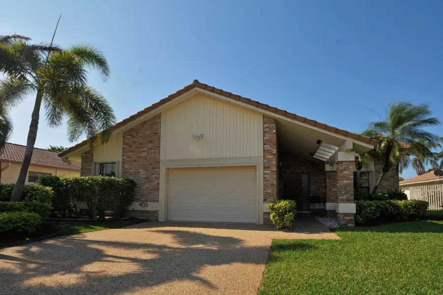 10074 Camelback LN, Boca Raton, FL 33498