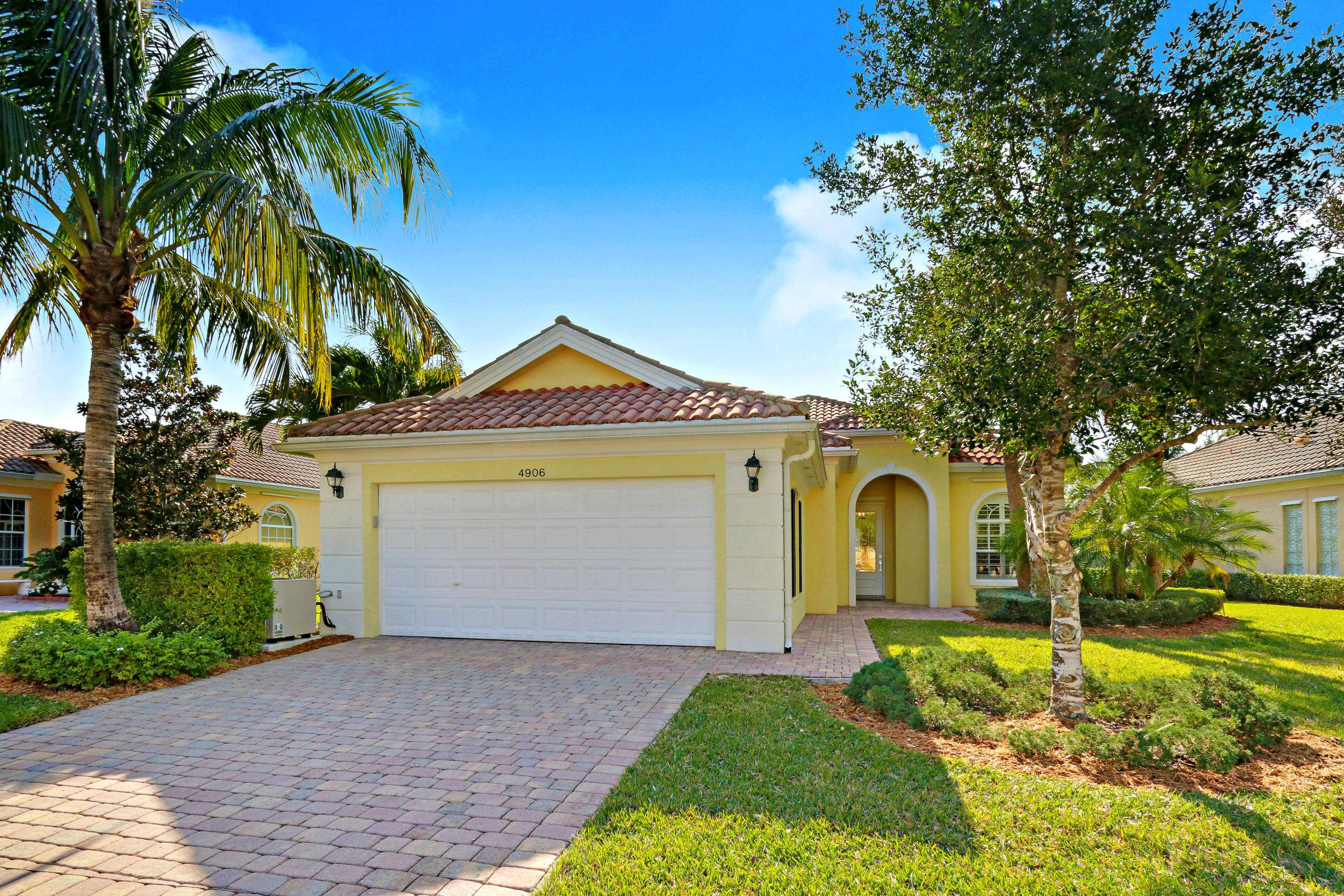 Palm Beach Gardens, FL 33418,4906 Grassleaf DR