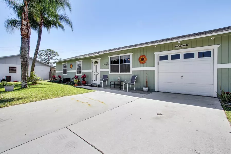 1538 NE W 21st TER, Jensen Beach, FL 34957